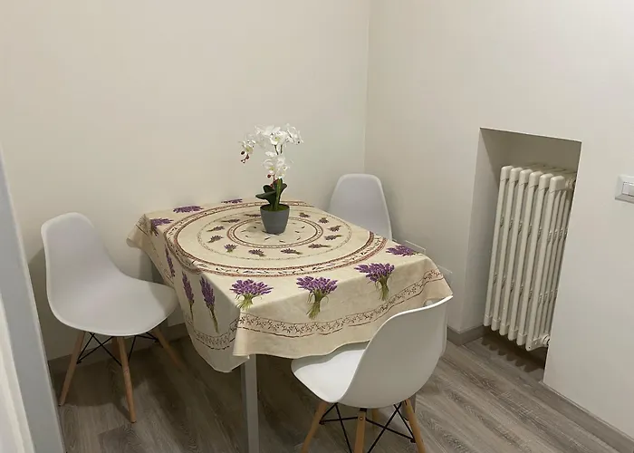 La Violetta Di Parma // Del Ducato